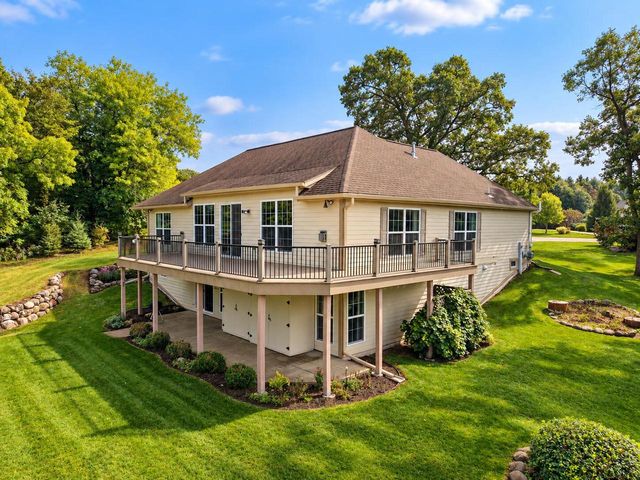 211 Kummrow COURT, Wales, WI 53183