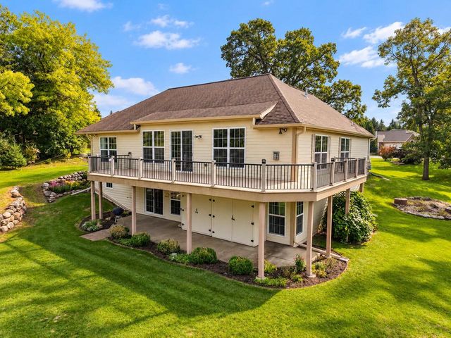 211 Kummrow COURT, Wales, WI 53183