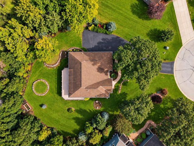 211 Kummrow COURT, Wales, WI 53183