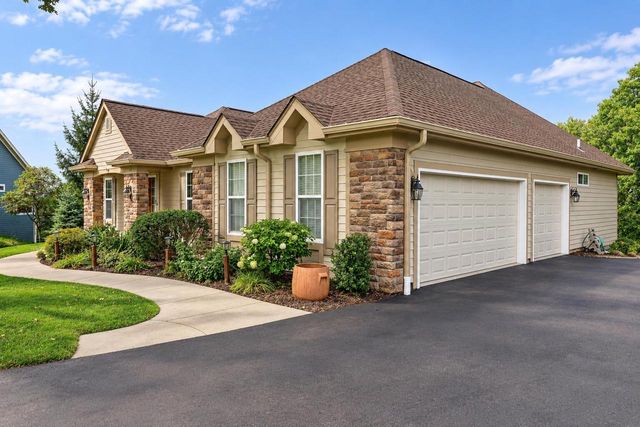211 Kummrow COURT, Wales, WI 53183
