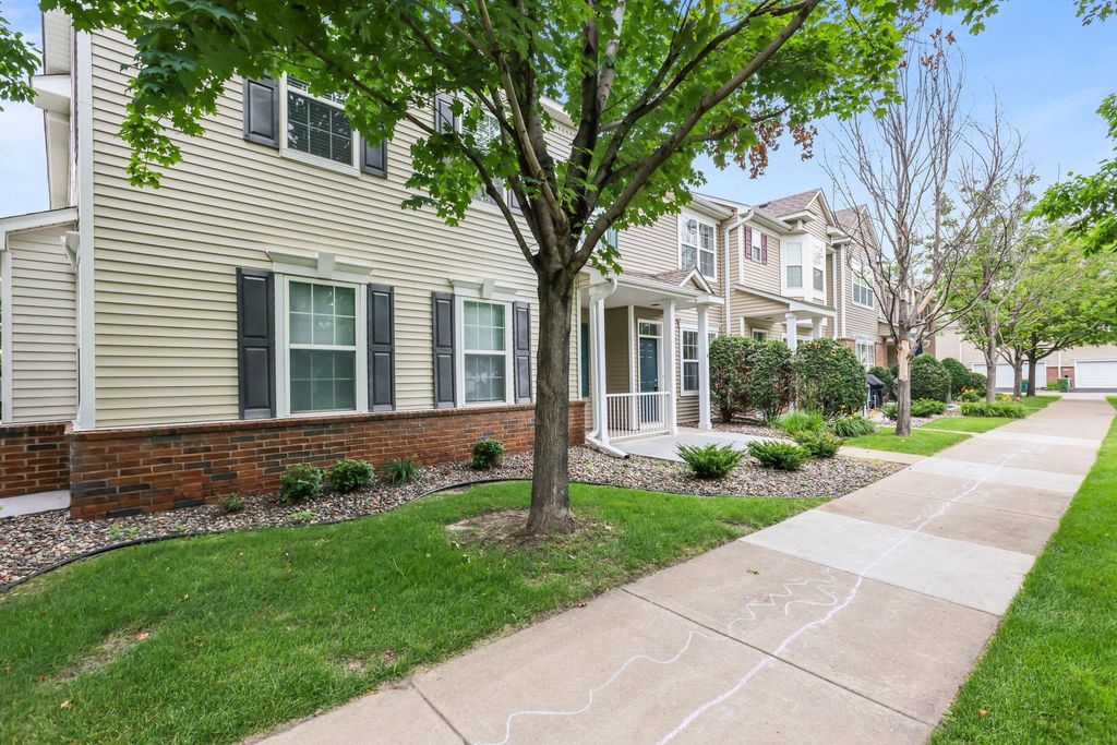 11050 Goodhue Street NE B, Blaine, MN 55449