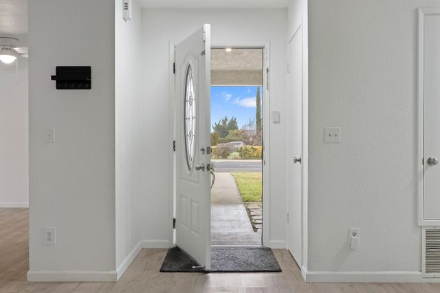 1494 Hilary Way, Manteca, CA 95336