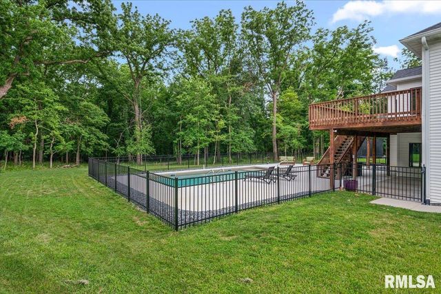 1923 Parthenon Court, Chatham, IL 62629