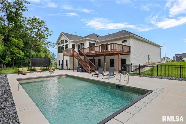 1923 Parthenon Court, Chatham, IL 62629