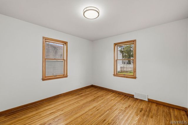 8472 West Rivershore Drive, Niagara Falls, NY 14304