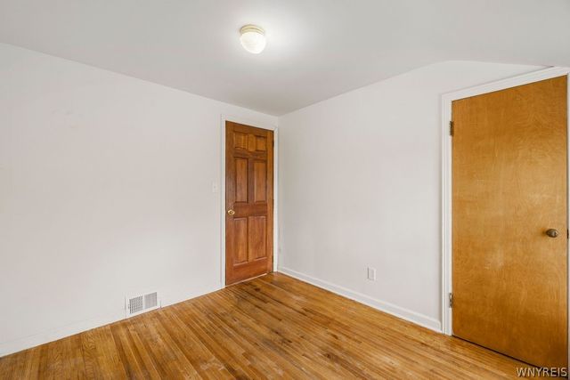8472 West Rivershore Drive, Niagara Falls, NY 14304