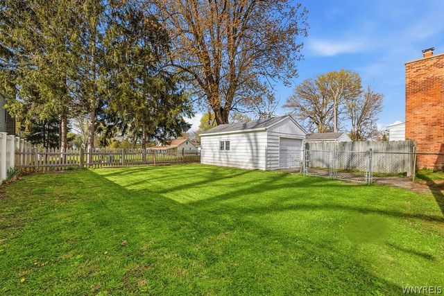 8472 West Rivershore Drive, Niagara Falls, NY 14304
