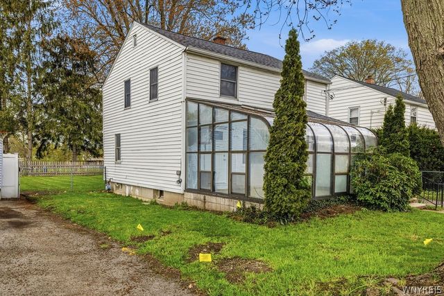 8472 West Rivershore Drive, Niagara Falls, NY 14304