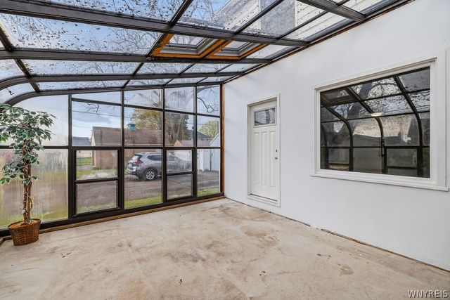8472 West Rivershore Drive, Niagara Falls, NY 14304
