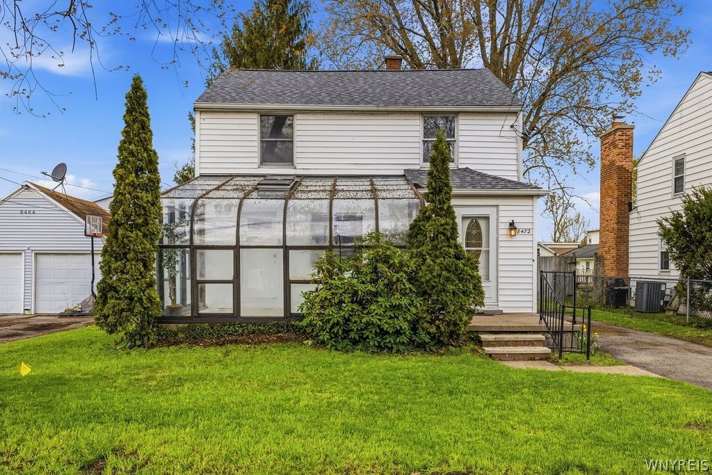 8472 West Rivershore Drive, Niagara Falls, NY 14304