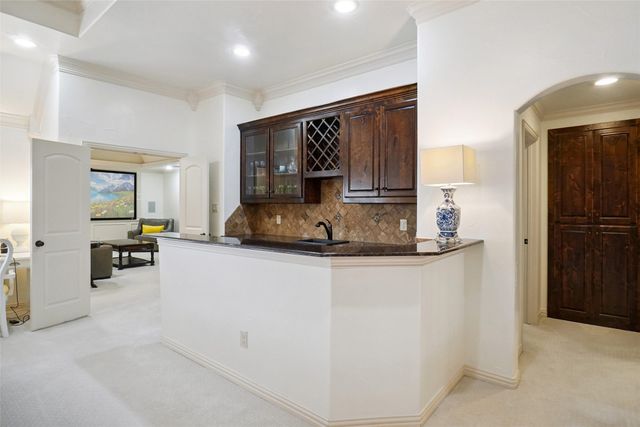 9100 Belshire Drive, North Richland Hills, TX 76182