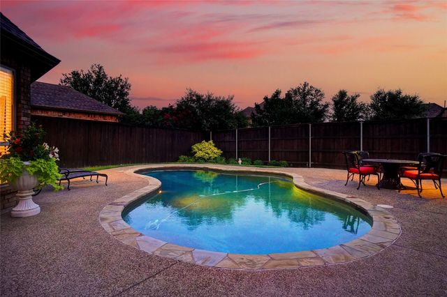 9100 Belshire Drive, North Richland Hills, TX 76182