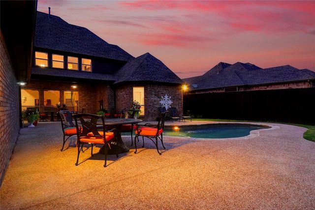 9100 Belshire Drive, North Richland Hills, TX 76182