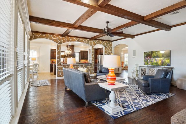 9100 Belshire Drive, North Richland Hills, TX 76182