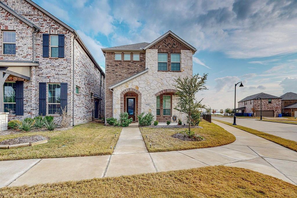 7524 Redondo Drive, Rowlett, TX 75088