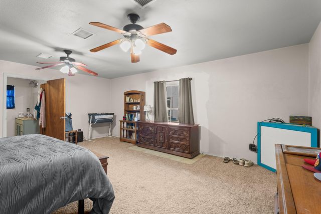 407 Pine Street, Levelland, TX 79336