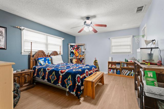 407 Pine Street, Levelland, TX 79336