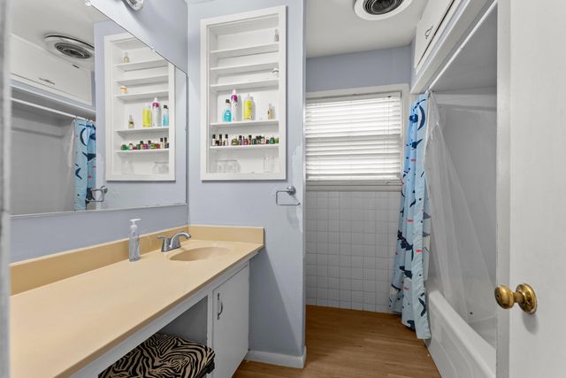 407 Pine Street, Levelland, TX 79336