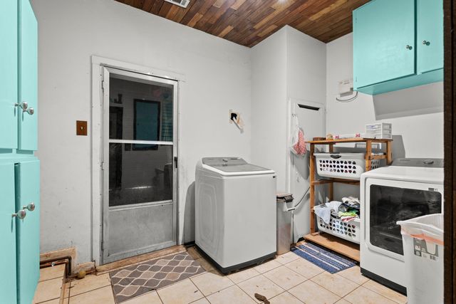 407 Pine Street, Levelland, TX 79336