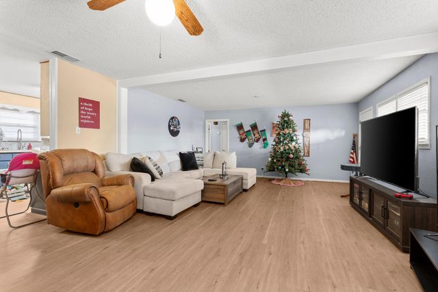 407 Pine Street, Levelland, TX 79336