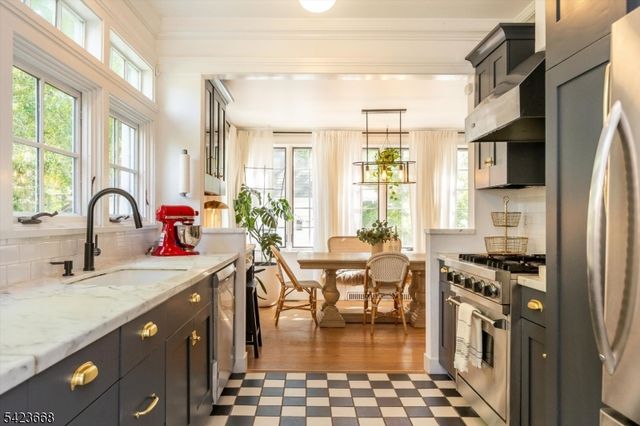 447 Elmwood Ave, Maplewood Twp., NJ 07040