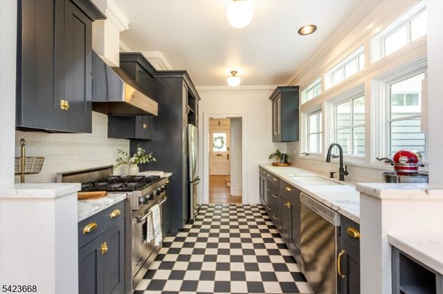 447 Elmwood Ave, Maplewood Twp., NJ 07040