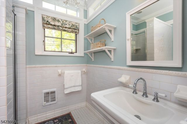 447 Elmwood Ave, Maplewood Twp., NJ 07040
