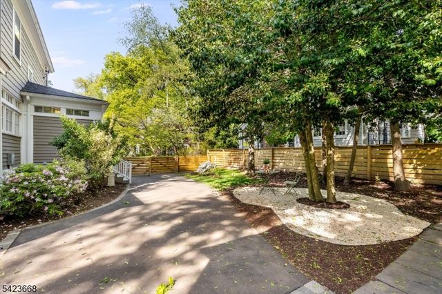 447 Elmwood Ave, Maplewood Twp., NJ 07040