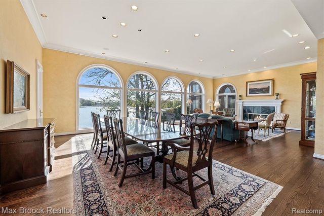1832 Long Lake Shore Drive, Bloomfield Hills, MI 48302