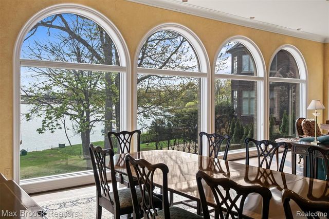 1832 Long Lake Shore Drive, Bloomfield Hills, MI 48302
