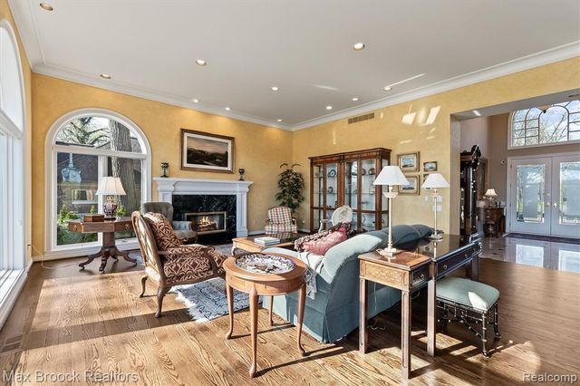 1832 Long Lake Shore Drive, Bloomfield Hills, MI 48302