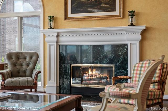 1832 Long Lake Shore Drive, Bloomfield Hills, MI 48302