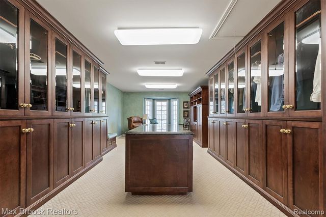 1832 Long Lake Shore Drive, Bloomfield Hills, MI 48302