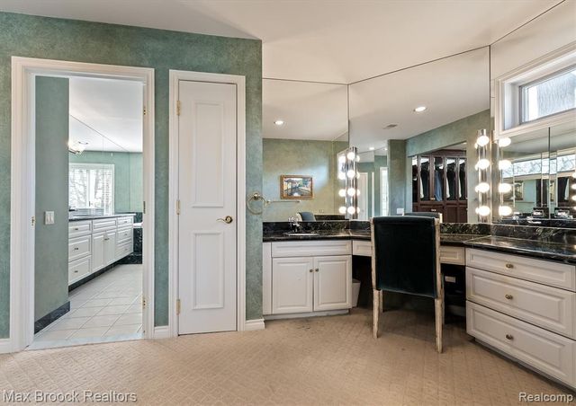 1832 Long Lake Shore Drive, Bloomfield Hills, MI 48302