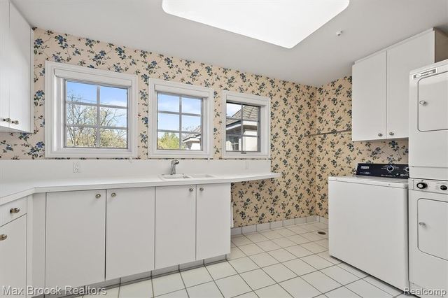 1832 Long Lake Shore Drive, Bloomfield Hills, MI 48302