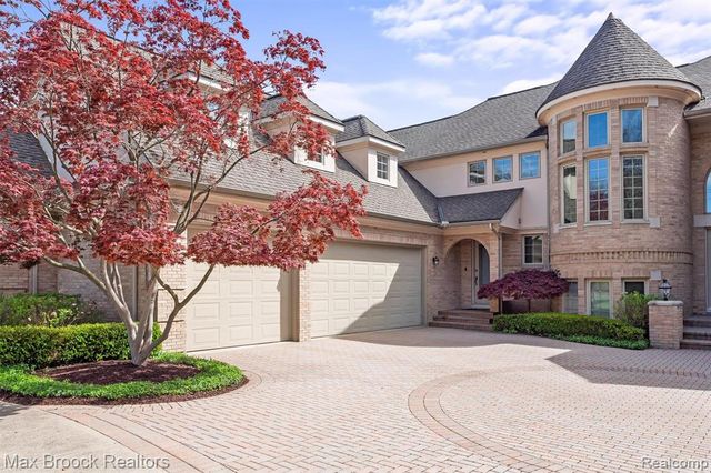 1832 Long Lake Shore Drive, Bloomfield Hills, MI 48302
