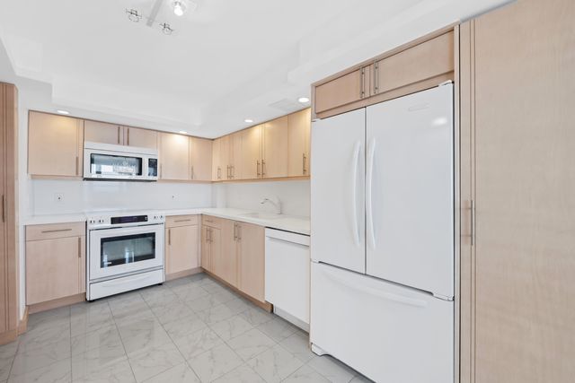 3500 Galt Ocean Drive 2217, Fort Lauderdale, FL 33308