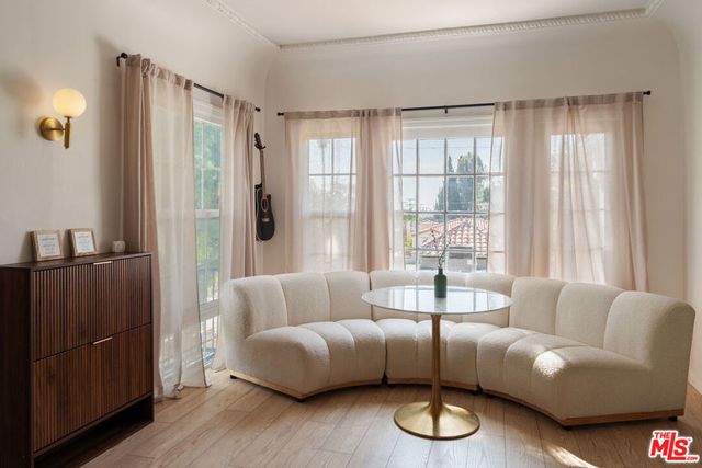2209 N Gower Street, Los Angeles, CA 90068