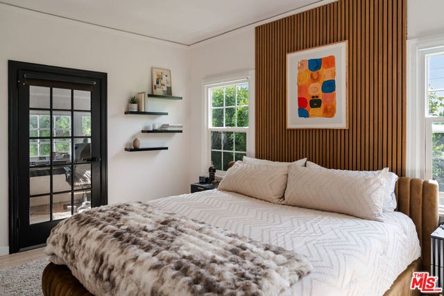 2209 N Gower Street, Los Angeles, CA 90068