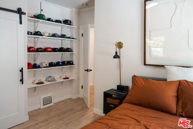2209 N Gower Street, Los Angeles, CA 90068