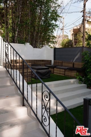 2209 N Gower Street, Los Angeles, CA 90068