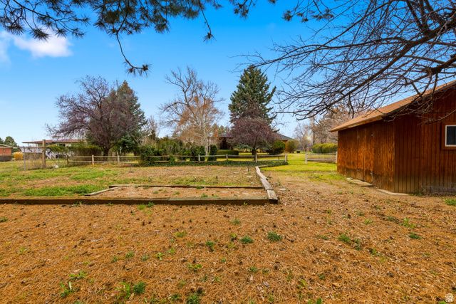 1690 E GENTILE ST, Layton, UT 84040