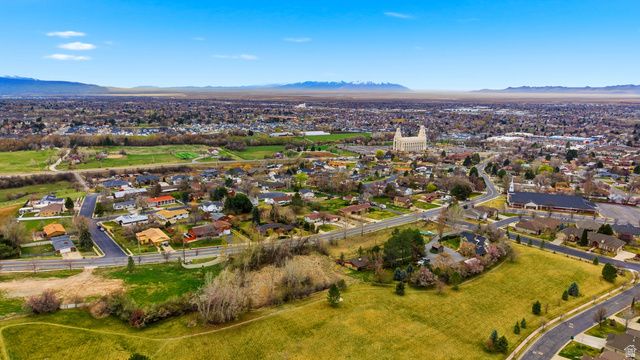 1690 E GENTILE ST, Layton, UT 84040