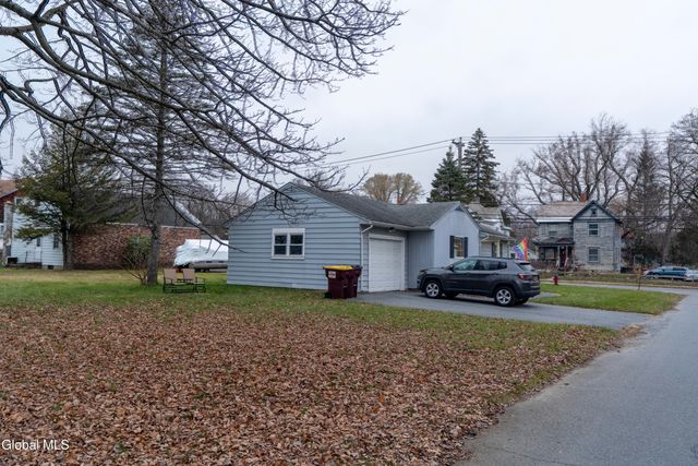 7 Linden Drive, Hudson Falls, NY 12839