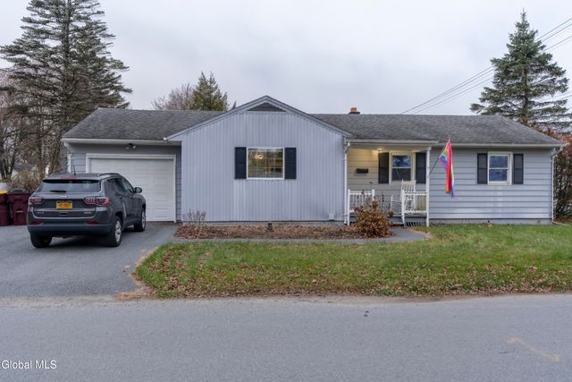 7 Linden Drive, Hudson Falls, NY 12839