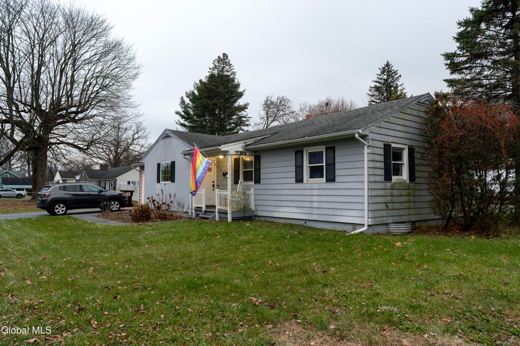 7 Linden Drive, Hudson Falls, NY 12839