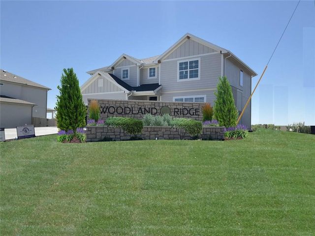 20702 Emerald Street, Spring Hill, KS 66083