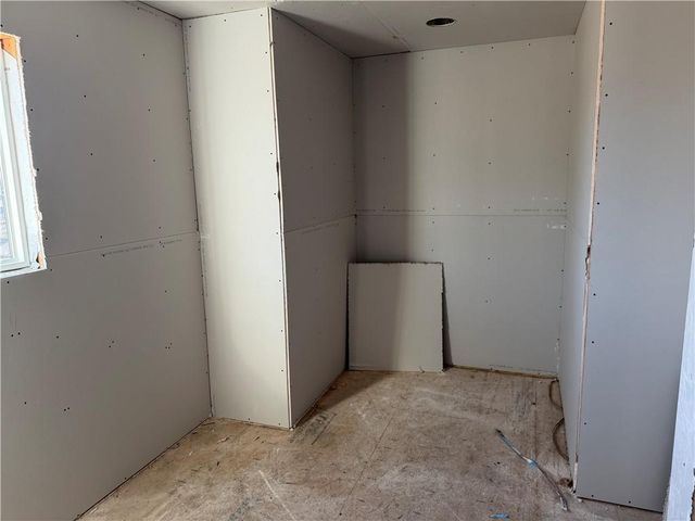 20702 Emerald Street, Spring Hill, KS 66083