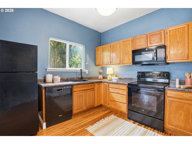 10612 Se HAROLD St, Portland, OR 97266