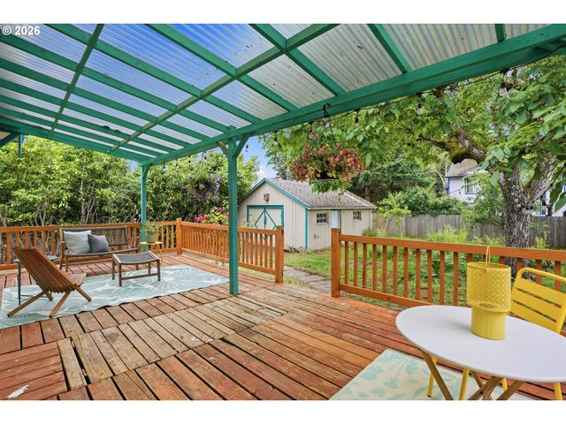 10612 Se HAROLD St, Portland, OR 97266